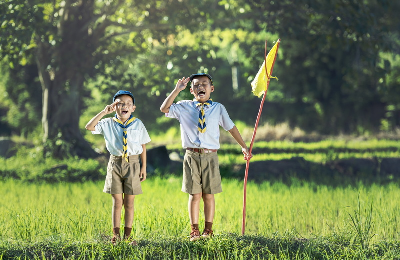 plant, attitude, people, men, togetherness, nature, hats, face, females, full length, males, a survey, the symbol, blue, the activity, brother, child, offspring