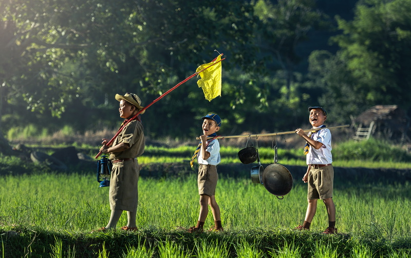 young, full length, proud, baby, camp, happiness, rice, tartan, girls, group of people, discovery, the symbol, blue, fluent, outdoor, outside, patriotism
