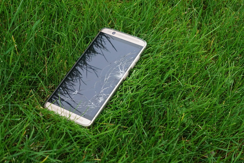 cellphone, touch screen, display, destroyed, portable information device, screen, smart phone, technology, 5K, wireless technology, outdoors, mobile phone