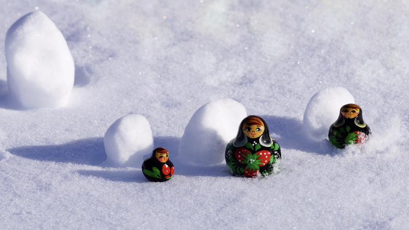 art, fifeld, matryoshka, globose, matroschka, people, cold, form, russian, snowing, shadow, mood, ski-wear, nature, white color, 4K, background, mountain