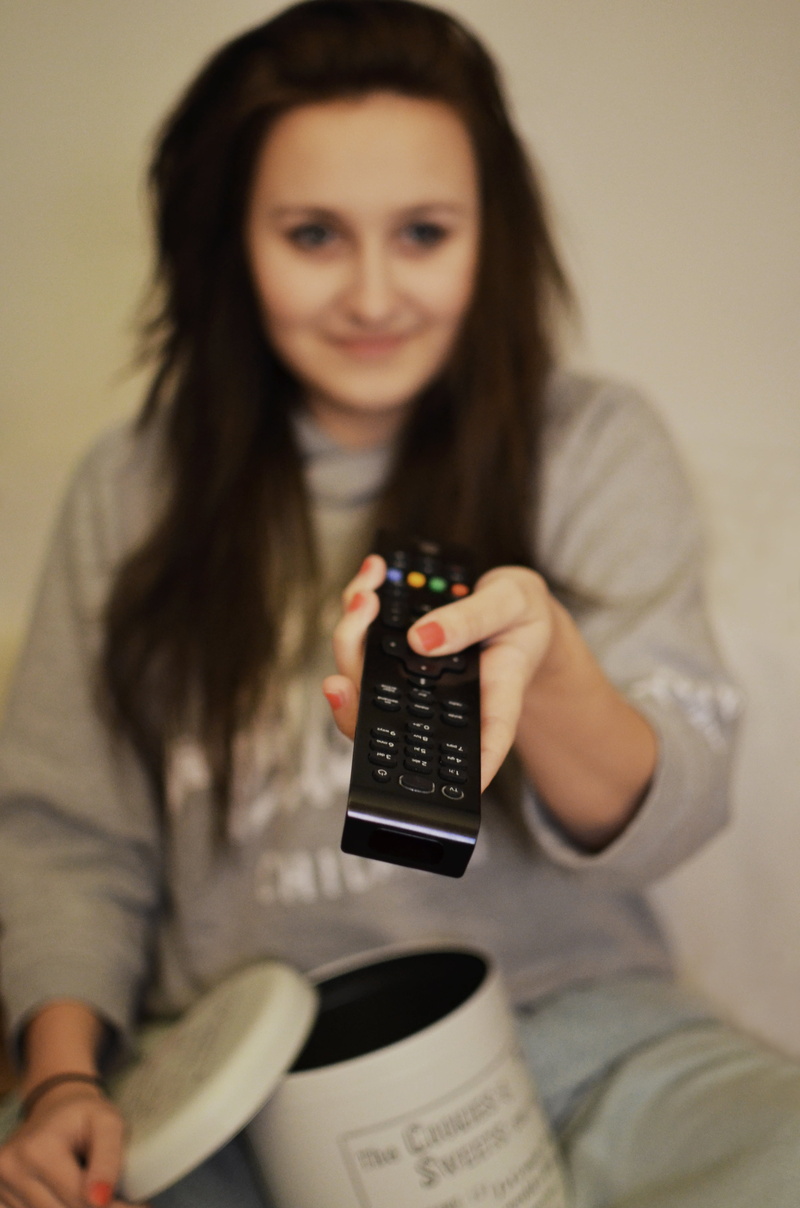 movie, watching, focus on foreground, technology, remote control, long hair, 4K, hairstyle, women, tv, control, young women, portrait, film, adult, radio control
