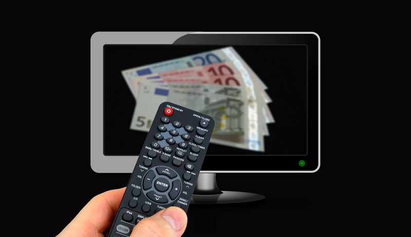 technology, close-up, finance, holding, gez, control, zdf, computer, entertainment, cost, remote control, finger, screen, studio shot, broadcasting contribution