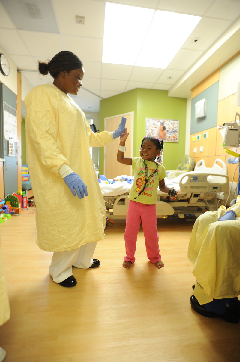 care, room, treatment, hospital, females, side view, togetherness, males, two people, responsibility, child, boys, woman, adult, childhood, men, innocence