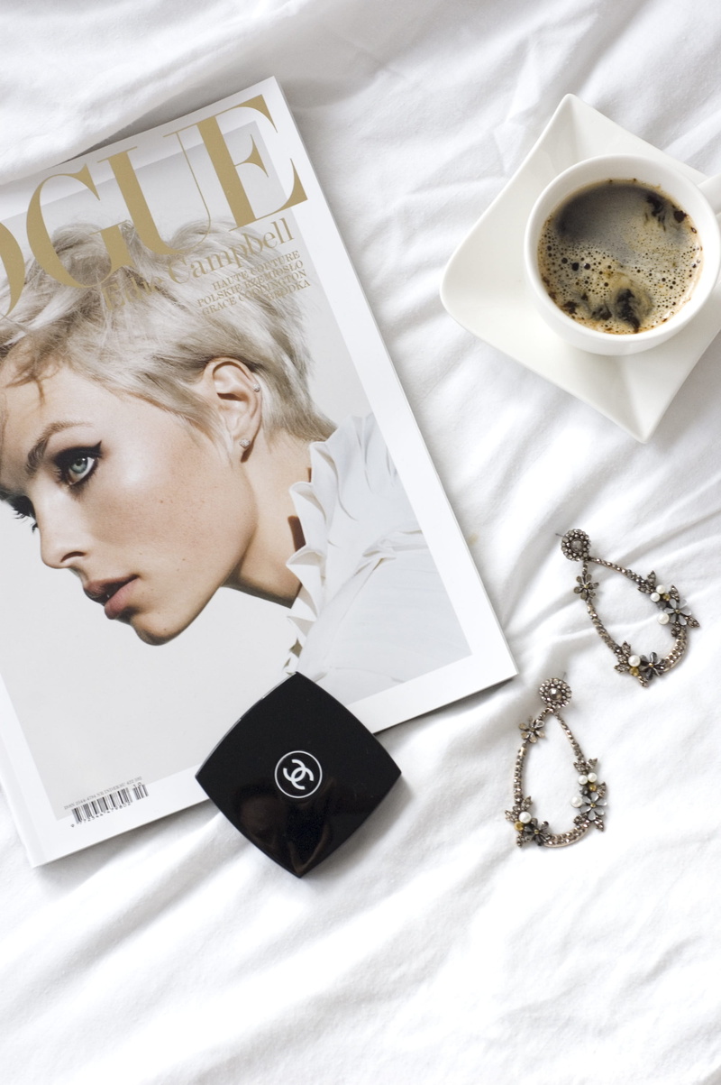 headshot, one person, 2K, morning, vogue, bed, real people, mug, communication, cosmetics, fashion, high angle view, beautiful, young women, lifestyles