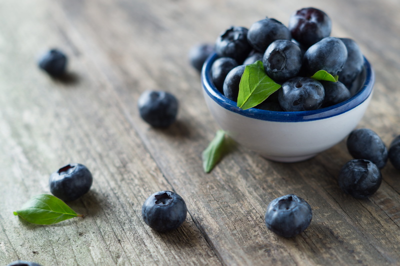 delicious, dessert, red, wellbeing, sano, freshness, green, leaf, health, diet, table, temptation, healthy eating, blueberries, close-up, tumblr