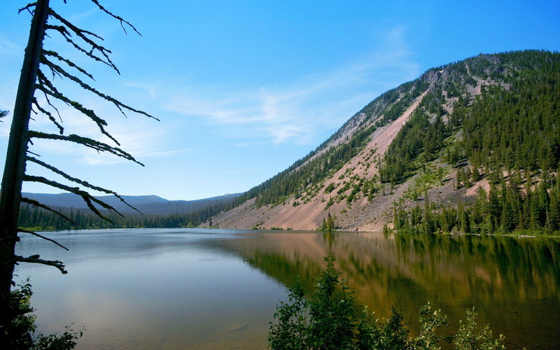 mountain range, idyllic, tree, lake, coniferous tree, non-urban scene, tranquil scene, outdoors, no people, tranquility, sky, something beautiful nature  1920x1200