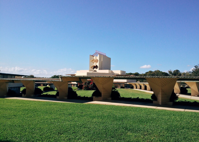 no people, copy space, grass, built structure, sky, building, building exterior, architectural column, green color, frank lloyd wright, tree, clear sky