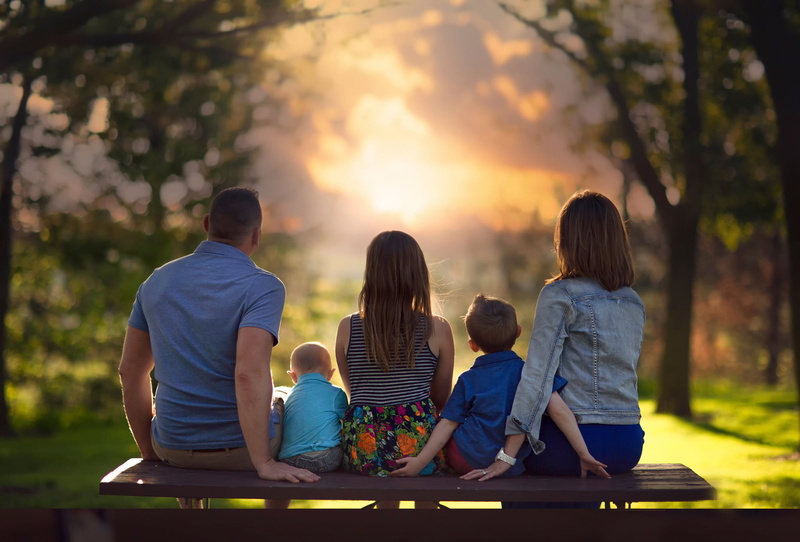 sister, sitting, lifestyles, 1080P, bonding, men, togetherness, positive emotion, sunset, females, blue, child, real people, s, casual clothing, son, group of people