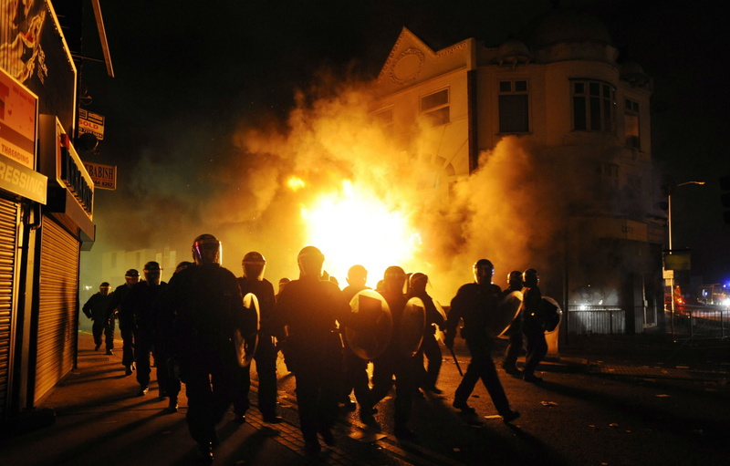 city, crowd, street, illuminated, architecture, building exterior, outdoors, Dark, anarchy, night, Riot, built structure, adult, nature, burning, real people