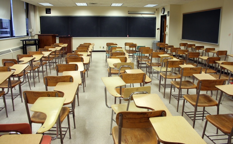 classroom, table, school, blackboard, chair, absence, learning, studying, desk, 2K, indoors, university, seat, screen, furniture, lecture hall, interior