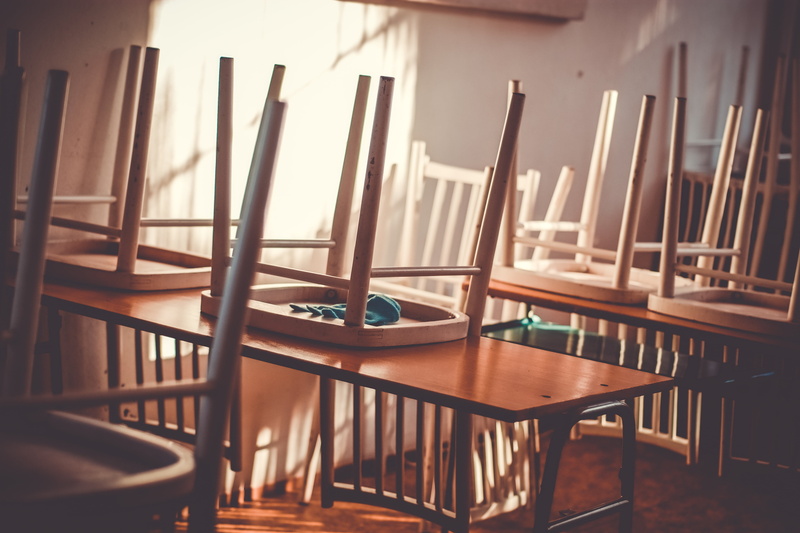 ending, school, architecture, classroom, break, flooring, education, 4K, table, class, empty, brown, tables, chair, wood - material, primary, holiday