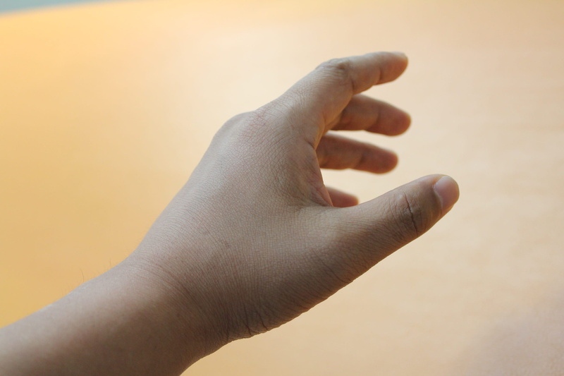 focus on foreground, photography, holding, real people, human Hand, body part, people, adults only, human, Man, men, human limb, close-up, human Finger