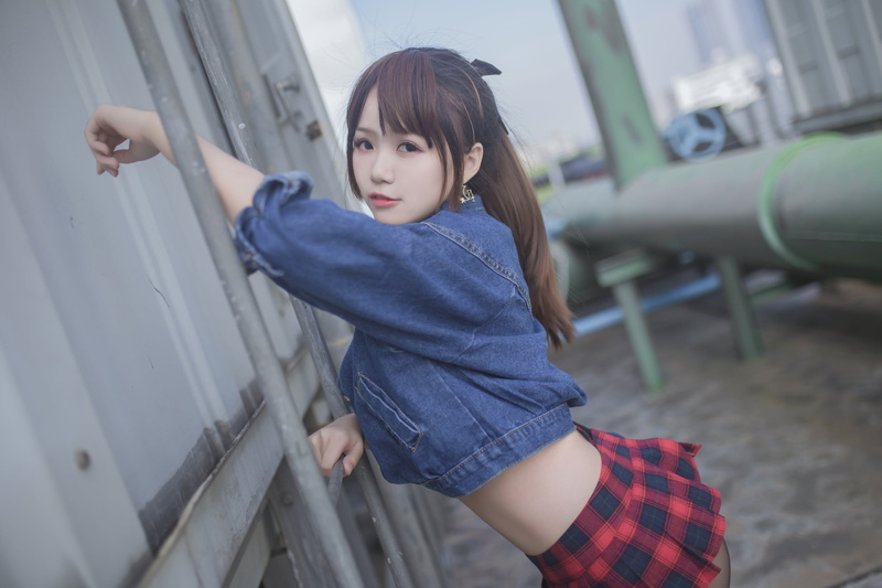 jeans jacket, women, denim, 2K, stairs, jacket, Asian, outdoors, looking at viewer, ponytail, plaid skirt, model, side view, Yoko Cos, belly, miniskirt