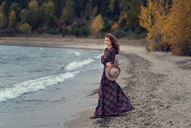 beautiful woman, women with hats, shore, hat, model, shoreline, land, water, one person, brunette, standing, dress, hairstyle, young women, plaid skirt