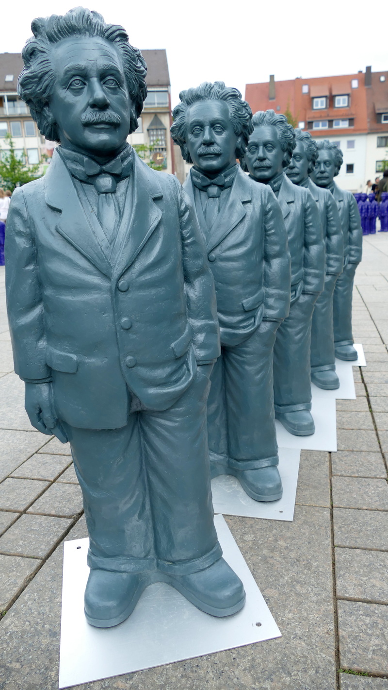 uniform, clothing, albert einstein, side by side, real people, representation, human representation, 5K, looking at camera, ulm, full length, day, project