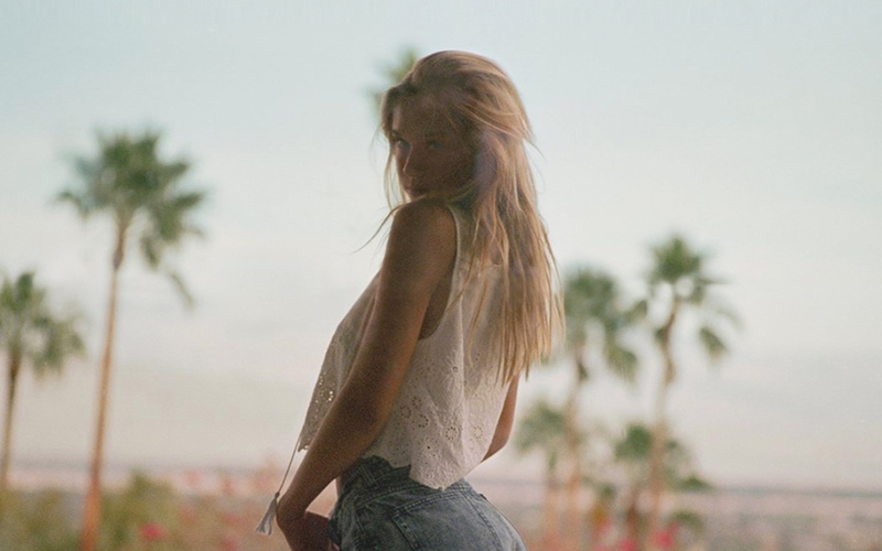 side view, girl, young women, lifestyles, focus on foreground, long hair, beautiful woman, alexis, real people, nature, plant, hairstyle, young adult, summer
