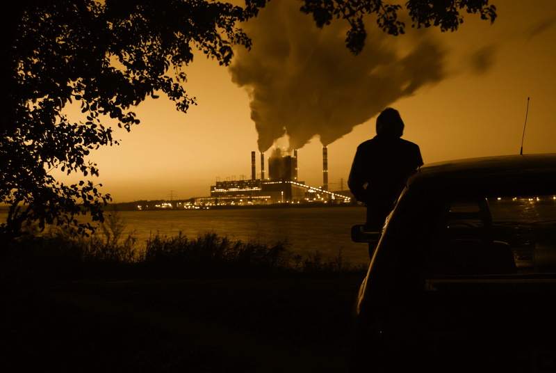one person, loneliness, water, the silhouette, gloomily, depression, to think, character, built structure, building exterior, position, mystery, the emotion
