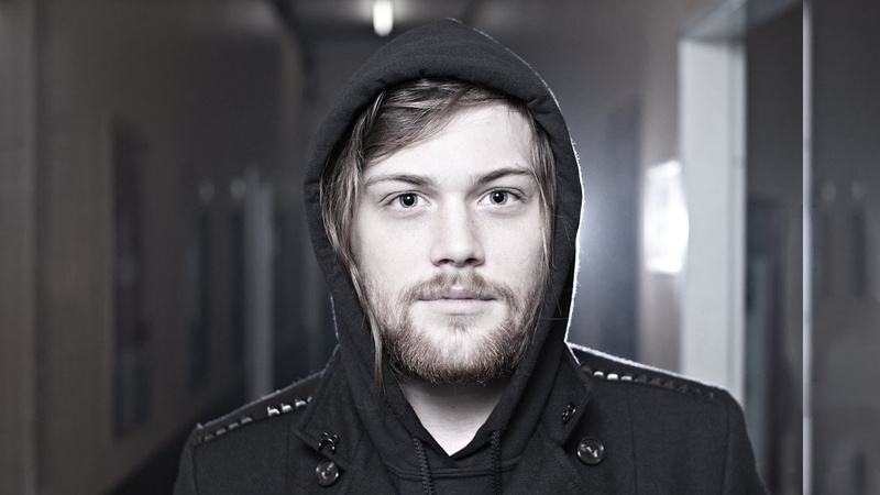 one person, males, contemplation, beard, looking, individuality, young men, headshot, hipster - person, 1080P, adult, facial hair, beautiful people, handsome