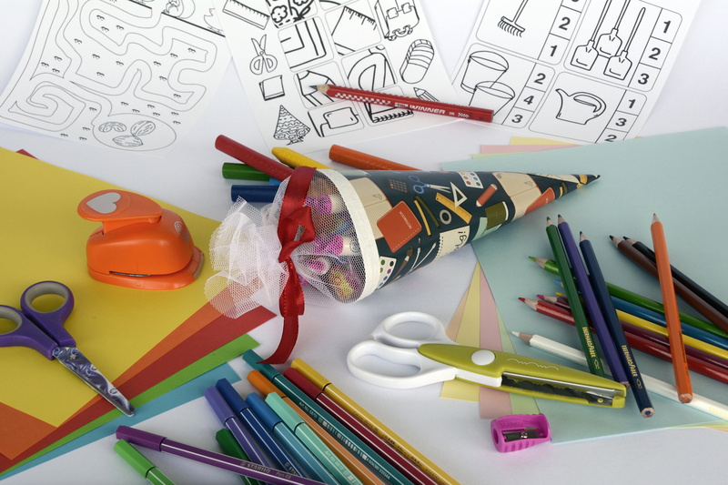 crayons, schultüte, paintbrush, paper, no people, school launch, color, writing accessories, draw, candy, surprise, paint, school, table, colour pencils