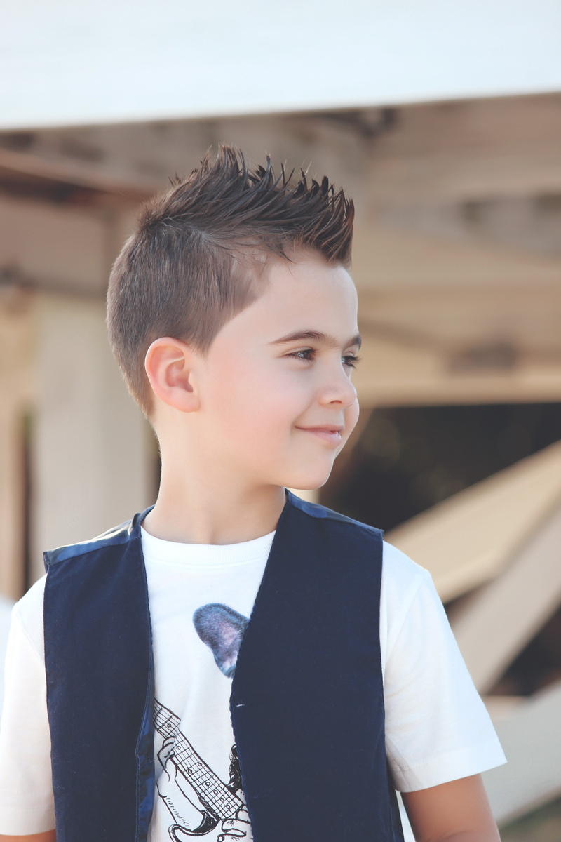 childhood, education, 5K, outdoor, menswear, focus, school Children, family, smile, outdoors, people, clothing, looking, boys, architecture, day, modeling