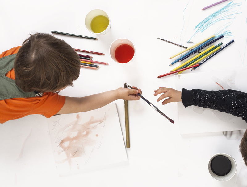 artist, women, females, Craft/DIY, indoors, paper, Creative, Painting, 2K, Education, headshot, Playtime, palette, holding, young, photo, offspring, Arts