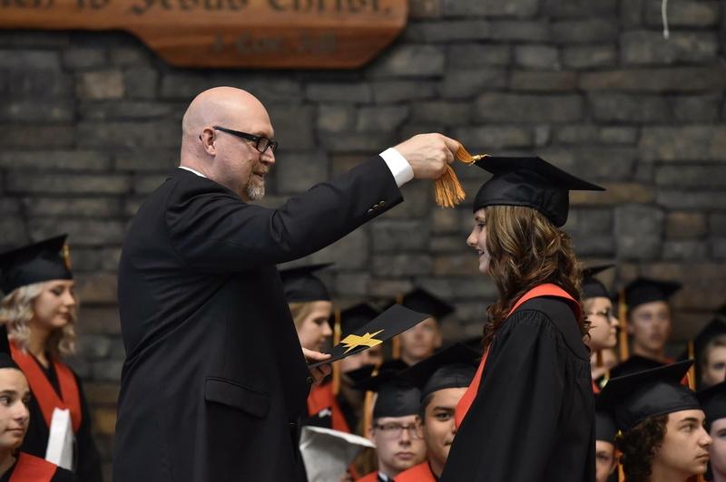 education, clothing, standing, diploma, ceremony, crowd, woman, adult, 1080P, young adult, celebration, achievement, women, event, group of people, males