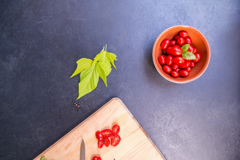 sharp, green, freshness, cutting board, cut, healthy, brown, tomato, section, rustic, blog, cold, juicy, salty, cherry, pattern, summer, high angle view