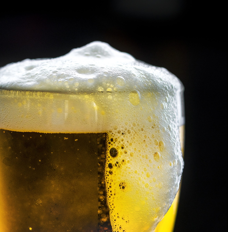 pint glass, pub, beer glass, light, alcohol, party, close up, taste, indoors, studio shot, beer, alcoholism, still life, liquid, lager, drunk, freshness