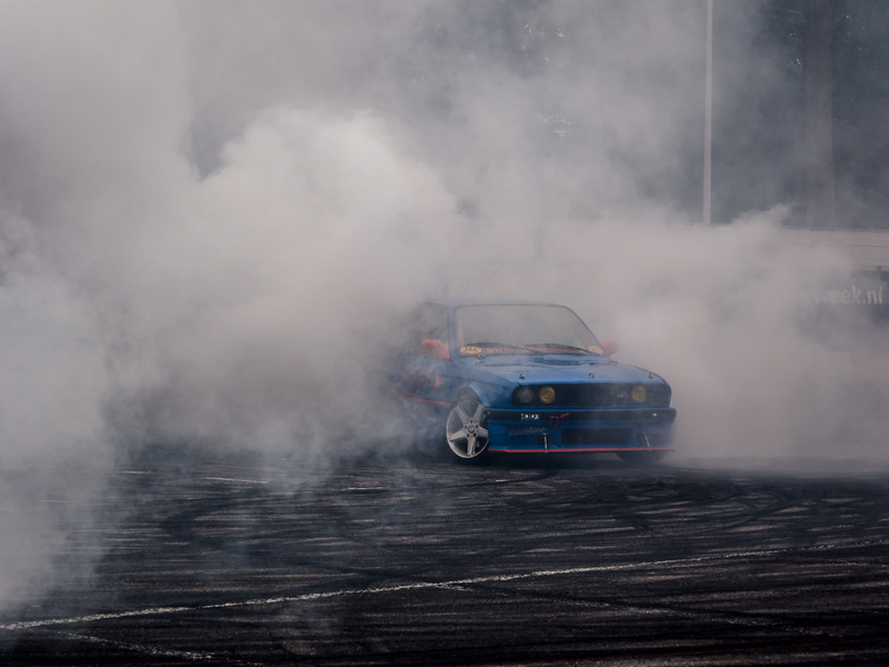 environment, blue, event, accidents and disasters, smoke, extreme, warning sign, mark, sport, asphalt, rubber, style, drift, communication, motor vehicle