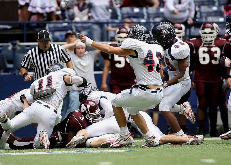 outdoors, people, recovery, playing, recovered, competitive, male, men, group of people, headwear, tackle, sideline, clothing, real people, day, field