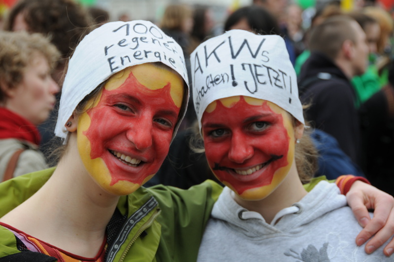 emotion, opponents of nuclear power, protest, laugh, happiness, 4K, looking at camera, headshot, lifestyles, group of people, commitment, real people