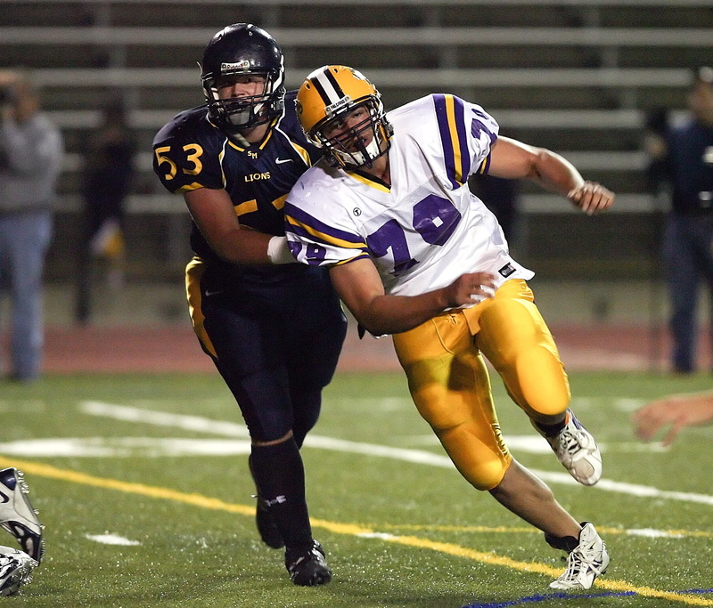 block, competitive sport, line, football game, football american, uniform, football, opponent, sport, defensive lineman, athletics, men, two people, linemen