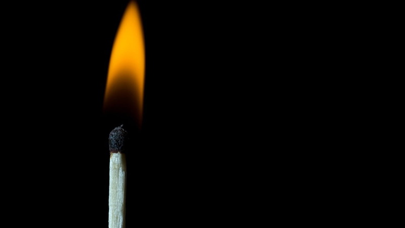 heat - temperature, close-up, matchstick, indoors, nature, 720P, burning, studio shot, flame, fire - natural phenomenon, single object, match - lighting equipment