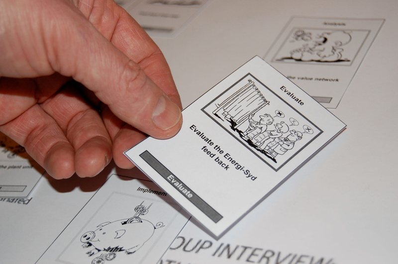 close-up, evaluate, 2K, adult, human body part, feedback, human hand, body part, finance, paper, card, prescription, game, communication, survey, indoors