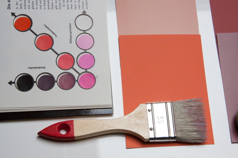 color patterns, decision, close-up, beauty product, itten, red, wall gestalter, blush - make-up, personal accessory, interior-design, color theory, indoors
