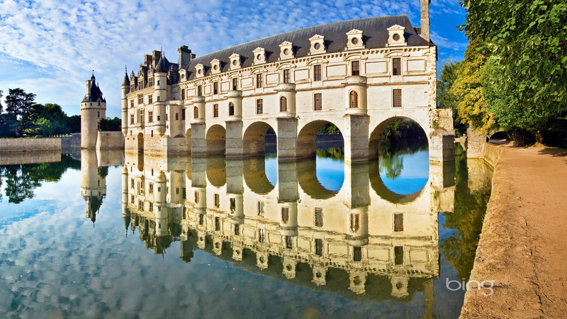 travel, tourist, tower, nature, famous, tourism, reflection, the past, tree, residence, destination, buildings, reflecting pool, religion, architecture