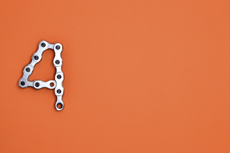 copy space, home ownership, metal, style, connection, 4, link, illustration, digit, shine, food and drink, studio shot, object, key, still life, emotion