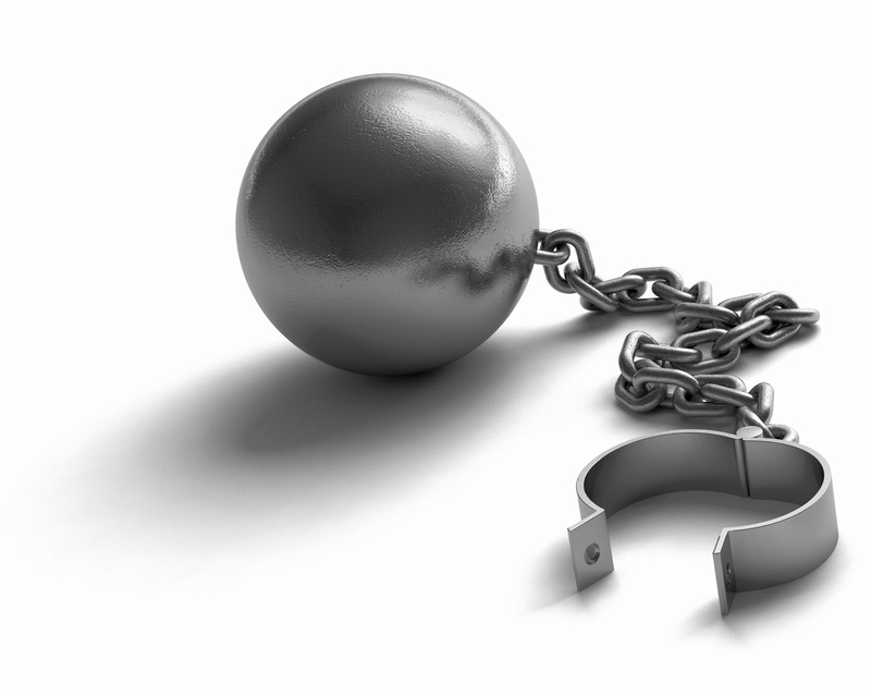 obstacle, leg iron, white background, sphere, still life, chain, drag, symbol, slave, usda, dom, single object, cut out, heavy, metaphor, metal, shape