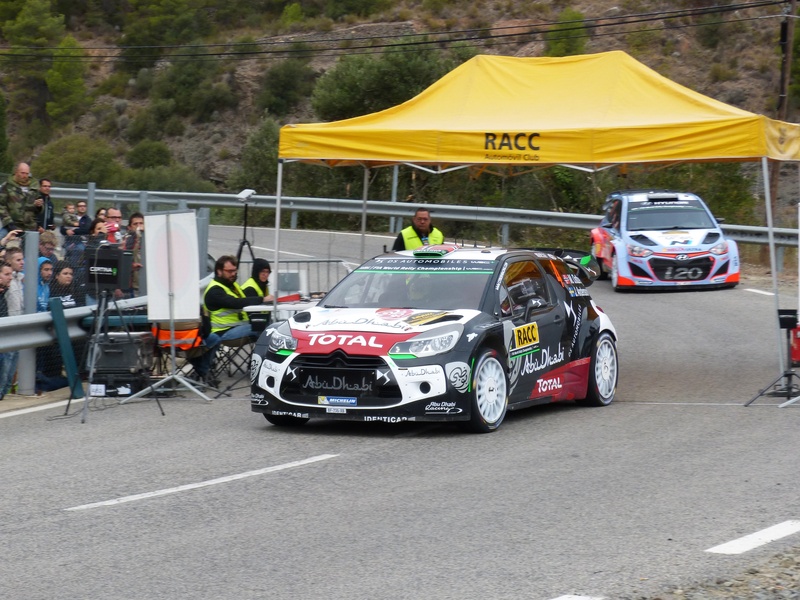 group of people, c, output, citroen, road, white, transportation, red, day, rally, outdoors, asphalt, running, lifestyles, rally catalunya, sitting, men