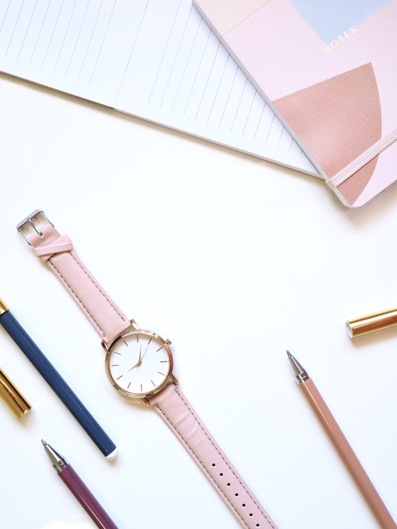 pink, 1080P, clock, gold, organise, colored, white space, pen, simple, note, analog, round, office, single Object, close-up, paper, website, diary, neutral