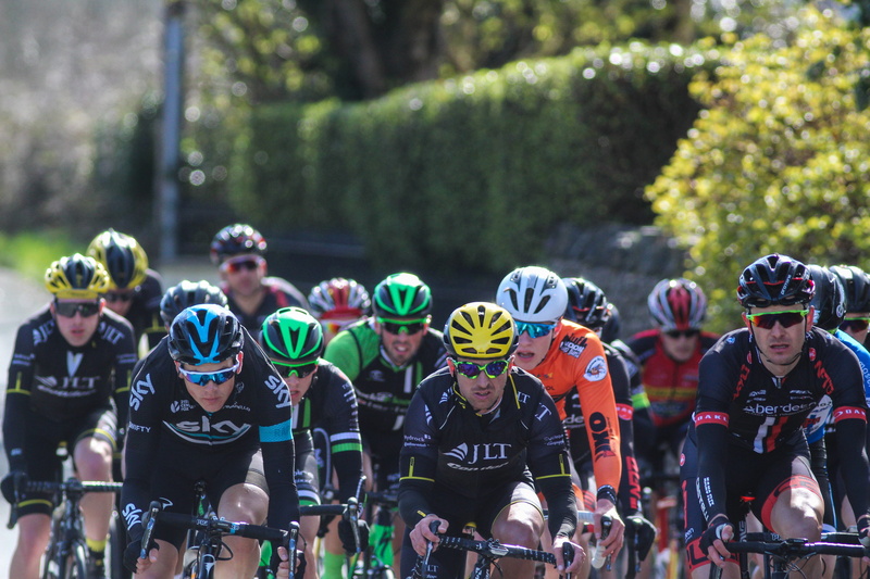 bikes, bicycle, sungalsses, sport, chaos, organised, headwear, transportation, plant, day, tree, focus on foreground, cycling helmet, adult, cyclist, clothing