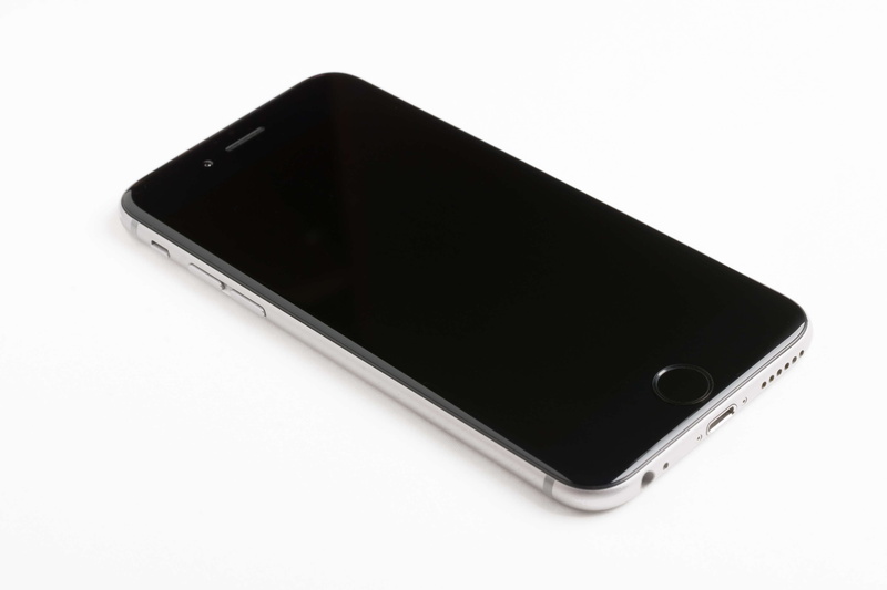 screen, smartphone, copy space, portability, internet, mobile, cut out, device screen, cellphone, data, smart phone, mobile phone, modern, connection, no people