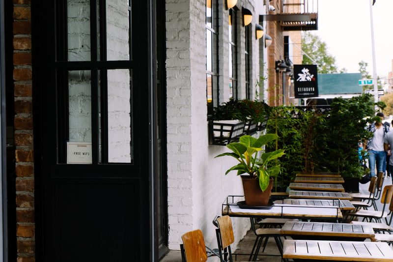 potted plant, new york, 5K, new york city, plant, patio, building, no people, building exterior, architecture, tables, chair, wifi, williamsburg, coffee