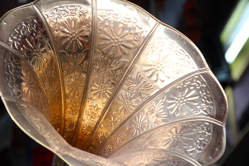 wealth, decoration, flea market, metal, shiny, no people, ornate, record, close-up, focus on foreground, pattern, gramophone, 1920s, design, market, megaphone