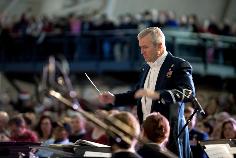 effort, orchestra, people, performing arts event, real people, playing, side view, stage - Performance Space, entertainment, males, sound, man, musicians