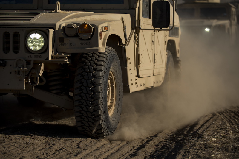 apc, 5K, armored personnel carrier, land vehicle, tire, nature, parking, vehicle, machinery, outdoors, motor vehicle, road, stationary, car, mud, dirt