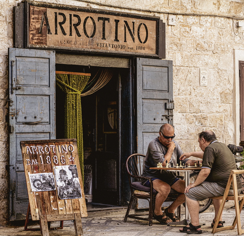 1080P, men, playing, chess, Max Achille, old, doorways, sunglasses, door, curtains, rust, poster, Italy