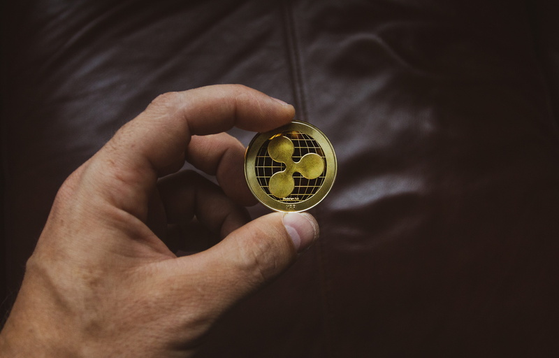 holding, virtual, real people, leisure activity, cryptocurrency, currency concept, time, ripple, currency, one person, human hand, investment, cryptography