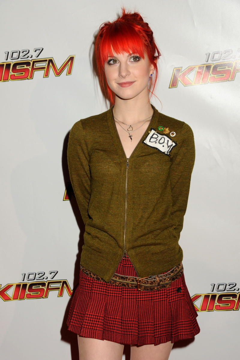 williams, punk, art, hd, skirts, 2K, rock, leg, music, red, people, paramore, women, hayley, legs, celebrity, Hayley Williams, pop, balls, carpet, redheads