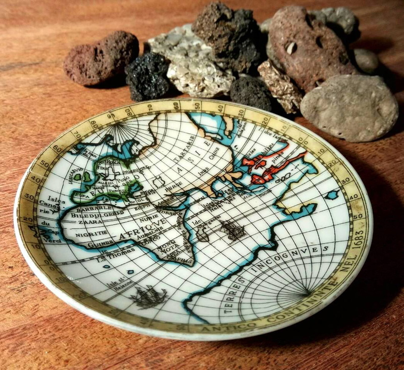 shape, ancientcontinent, nature, table, madagascar, brown, pirate, bavaria, mallet, accuracy, plate, warm, porcelain, close-up, world, focus on foreground